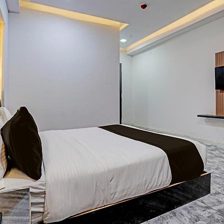 Hotel O Star Galaxy Сурат Экстерьер фото